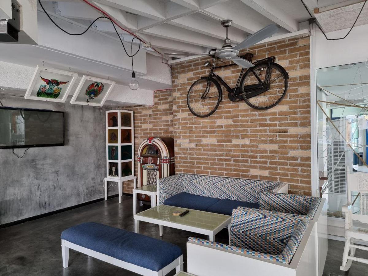 Nereus Hotel Paphos Eksteriør billede